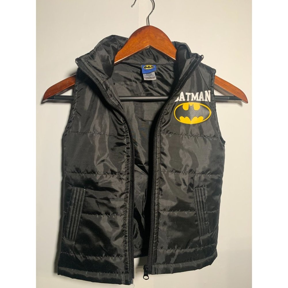 Batman boys black vest Size 5/6